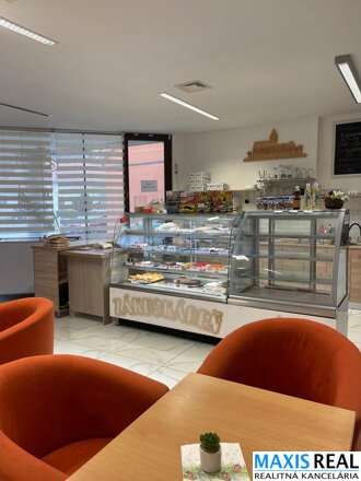 NA PRENÁJOM : Obchodný priestor v centre Smoleníc (bývalá cukráreň)