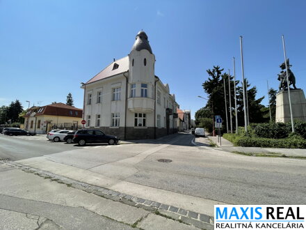 !!!ZNÍŽENÁ CENA!!!: Luxusné priestory  na prenájom v historickej budove v centre Trnavy