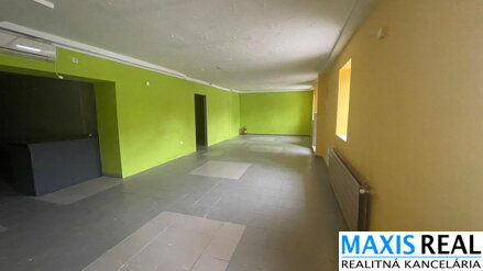 NA PREDAJ: Klimatizovaná predajňa s výmerou cez 135m2 a s parkovaním vo Veľkých Kostoľanoch 