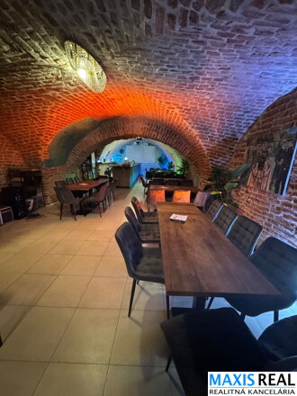 NA PRENÁJOM: 130 m2 nebytový priestor v centre mesta Trnava