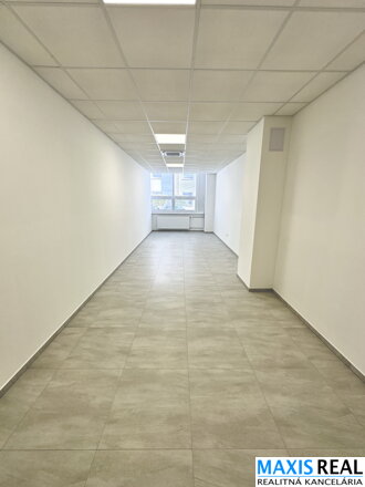 NA PRENÁJOM: Šikovná kancelária s klimatizáciou a parkovaním v Trnave – výmera 28m2