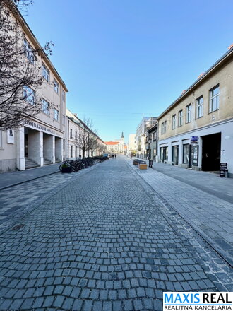 NA PRENÁJOM: Reprezentatívna dvojkancelária na pešej zóne v Trnave s výmerou 50m2 