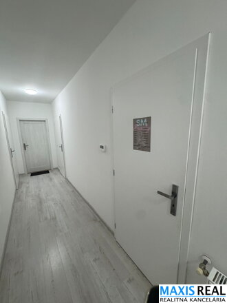 NA PRENÁJOM: Masážny a kozmetický salón 15m2 v centre mesta Trnava